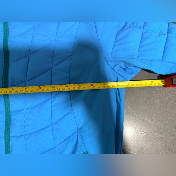 Marmot Women's Sky Blue Puffer Jacket - Picture 12 of 12